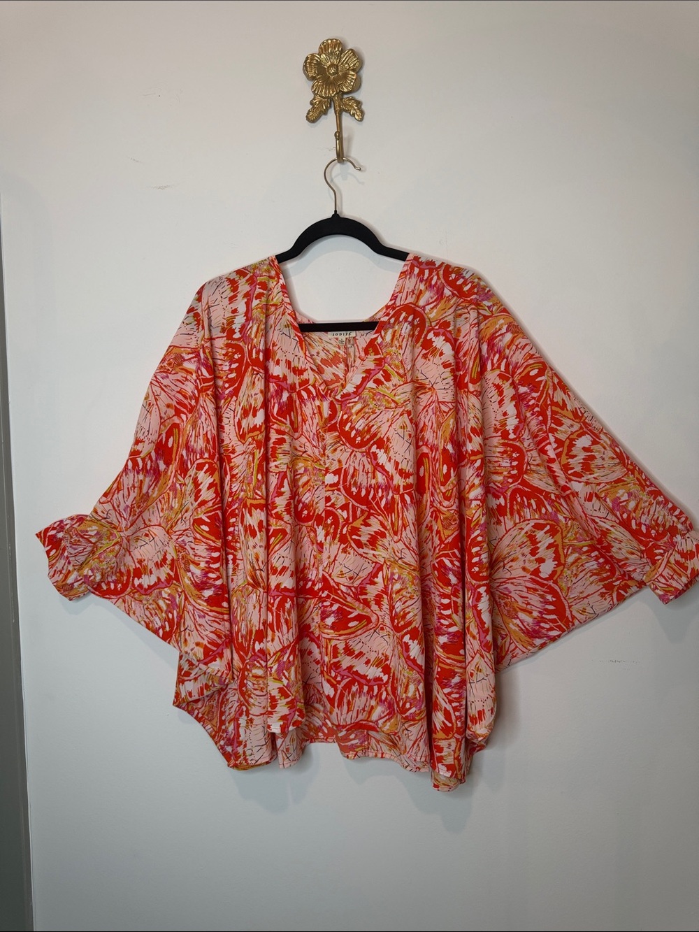 Lightweight Red Butterfly Floral Print Women's Top